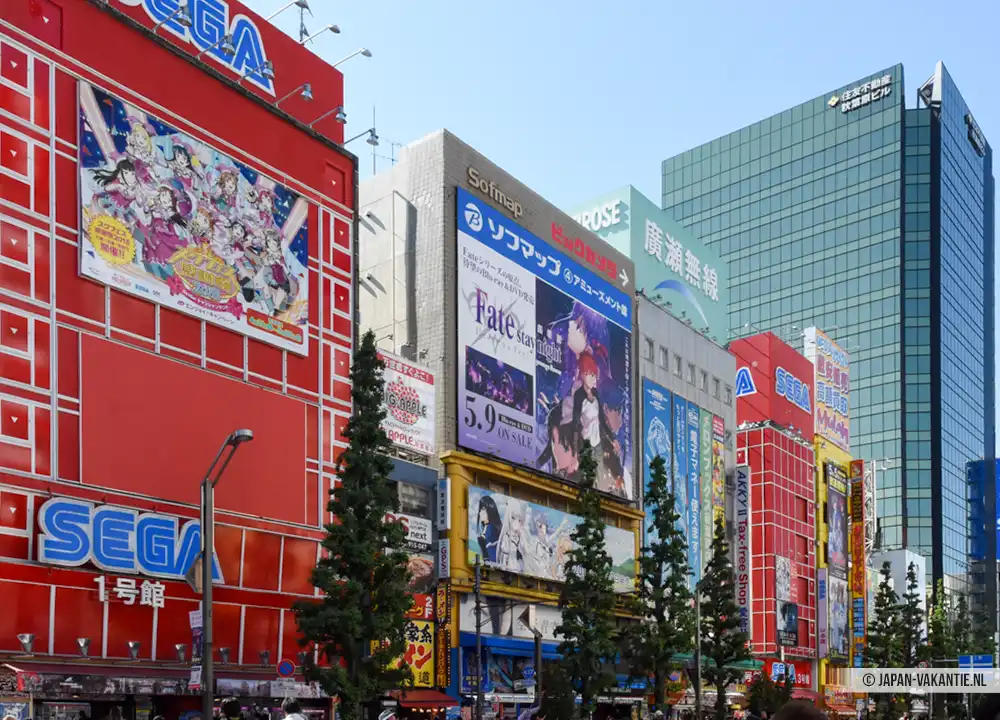 Shoppen in Akihabara in Tokyo